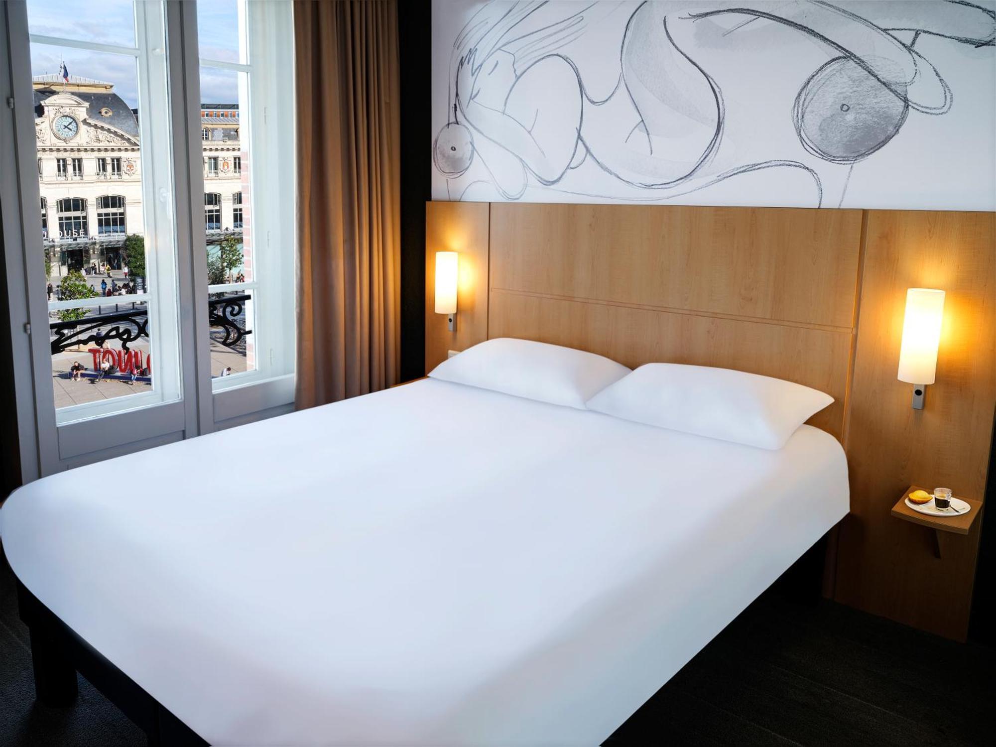 Hotel Ibis Toulouse Gare Matabiau Esterno foto