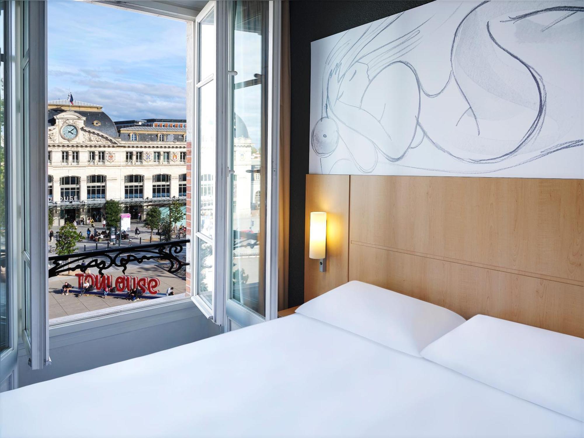 Hotel Ibis Toulouse Gare Matabiau Esterno foto